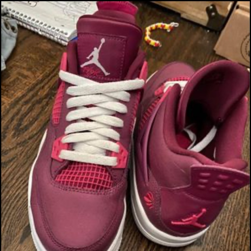 Women’s size 7 variation 2019 edition brand new